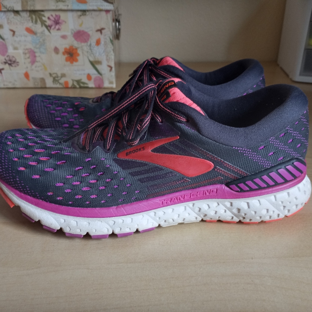 Brooks Transcend 6 size 8